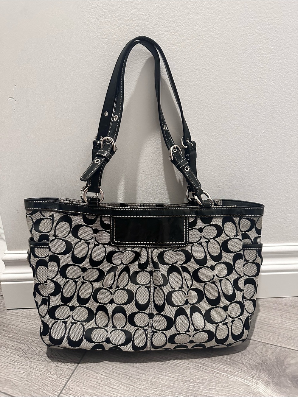 Coach Signature Gallery Tote F14281 Black Ivory Jacquard Patent Leather